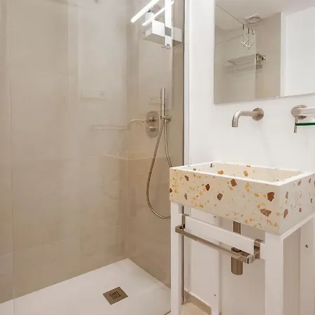 Thyssen Cisneros By Rent Me Apartment