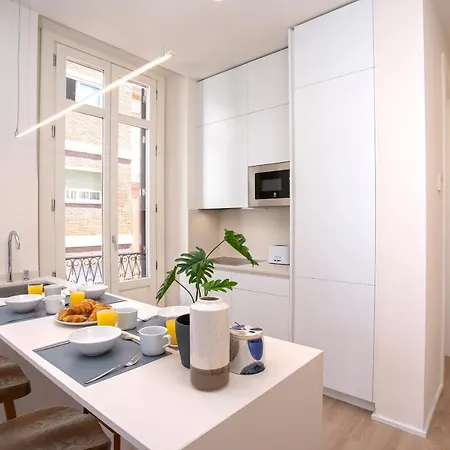Thyssen Cisneros By Rent Me *