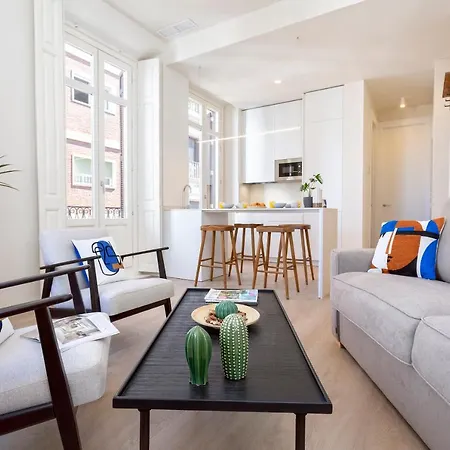 Thyssen Cisneros By Rent Me Apartment *